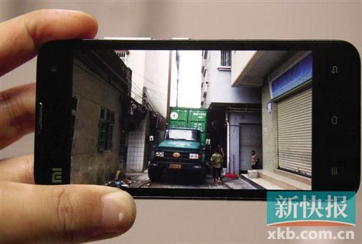 吳師傅的貨車被迫停留在現(xiàn)場(chǎng)幾天。