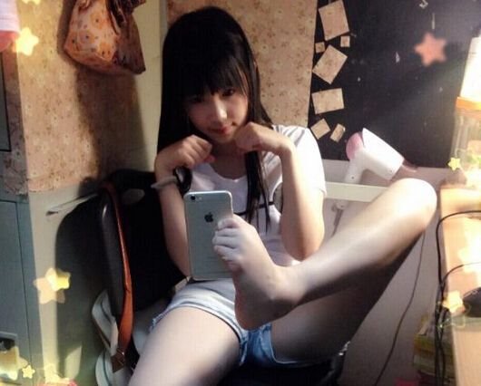 妹子們每周花至少五小時(shí)自拍，到底是為啥？
