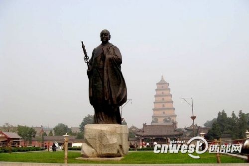 樹(shù)立于大雁塔前的唐玄奘像,他是中印兩國(guó)悠久交流史的代表人物。