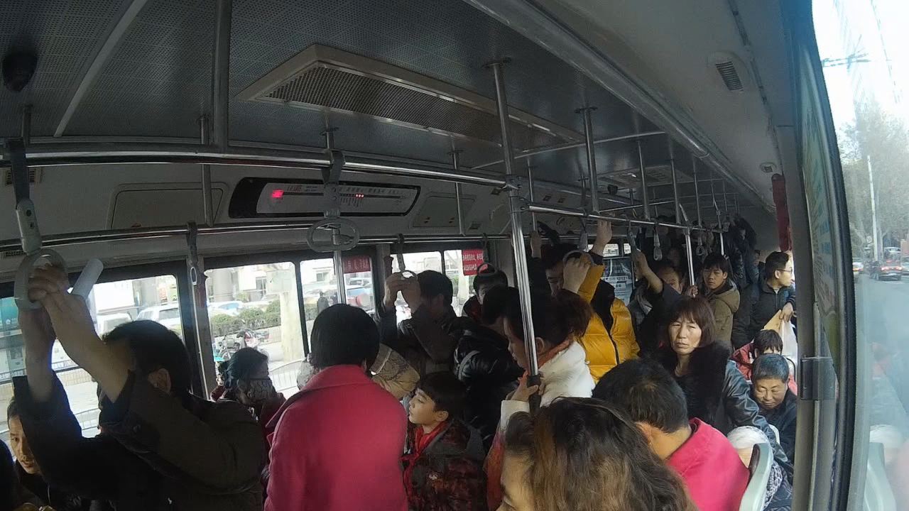 陌生人向你借手機(jī) 給嗎？