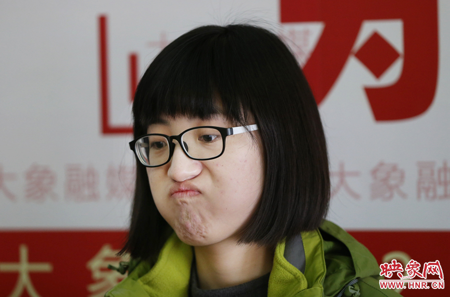 偶爾來個這樣的表情，算是放松緊張的心情吧！