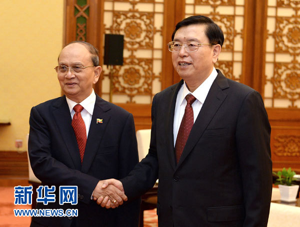 6月27日，全國(guó)人大常委會(huì)委員長(zhǎng)張德江在北京人民大會(huì)堂會(huì)見緬甸總統(tǒng)吳登盛。 新華社記者劉建生攝